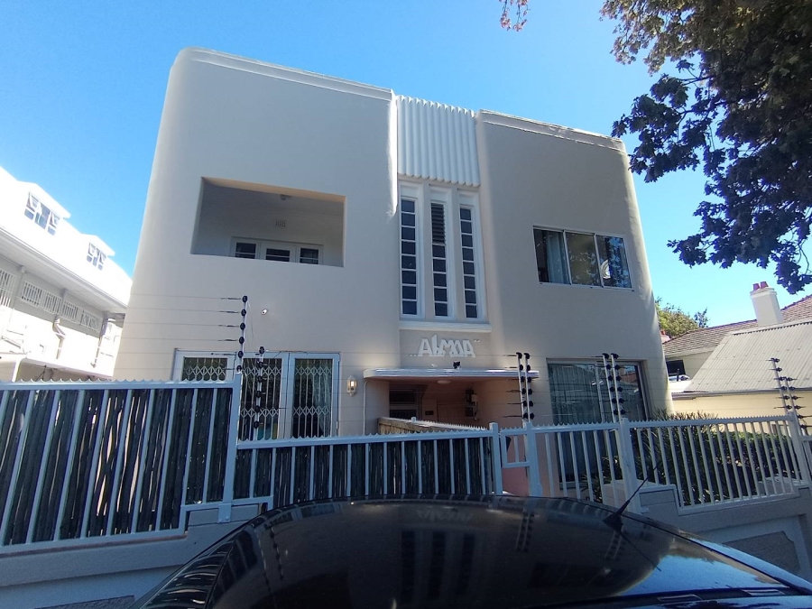2 Bedroom Property for Sale in Oranjezicht Western Cape